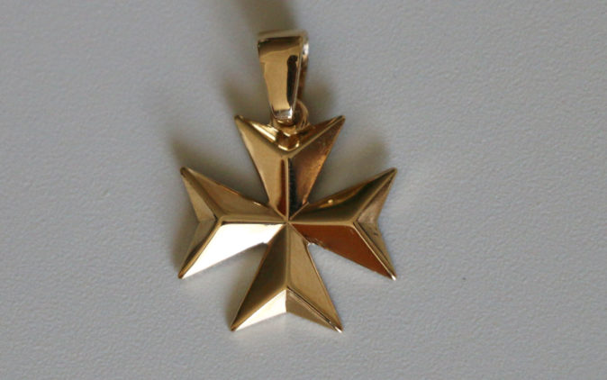 9kt Solid Maltese Cross Pendant - D Goldline
